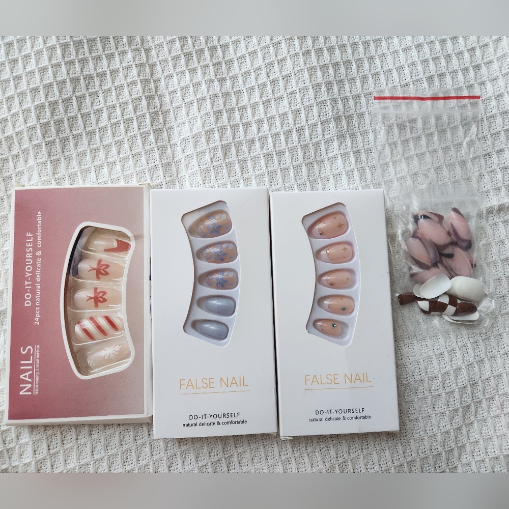 2/$20 3xPress On Nail Set & FREE Gift